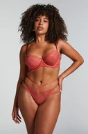 Majtki damskie - Hunkemöller Stringi Amala Czerwony - miniaturka - grafika 1