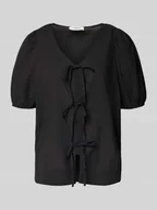 Bluzki damskie - Bluzka bawełniana o kroju regular fit z dekoltem w serek - miniaturka - grafika 1