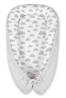 Maty edukacyjne - Kokon niemowlęcy dwustronny kojec otulacz Premium BOBONO- chmurki szare/szary - miniaturka - grafika 1