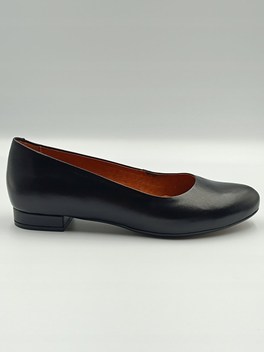 Czarne klasyczne baleriny skórzane niski obcas polska marka PULSO r. 41