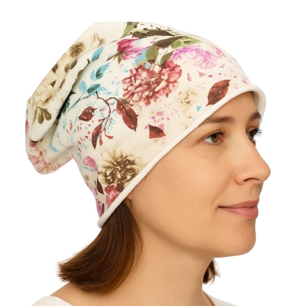 Czapka damska Beanie włoska cienka smerfetka biała w kolorowe kwiaty