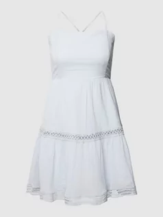 Sukienki - Sukienka mini z bawełny z haftem angielskim - grafika 1