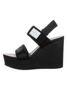 Sandały damskie - Calvin Klein Sandały w kolorze czarnym na koturnie - miniaturka - grafika 1