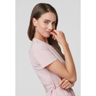 Fartuszek Medyczny Sophia - Pastel Pink Rozmiar: 34 - Odzież medyczna - miniaturka - grafika 3