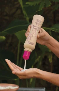 Aveda Cherry Almond szampon 250 ml naturalna pielęgnacja z wyciągiem z kwiatów wiśni do włosów bez ciężkości. - Szampony do włosów - miniaturka - grafika 3