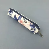 Piórniki - Piórnik mini niebieskie róże - Bee-bee - miniaturka - grafika 1