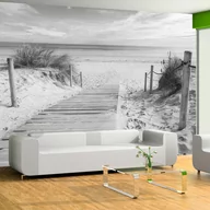 Fototapety - Fototapeta samoprzylepna - Na plaży - czarno-biały pejzaż (rozmiar 98x70) - miniaturka - grafika 1