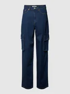 Spodnie damskie - Jeansy o kroju baggy fit z kieszeniami cargo - miniaturka - grafika 1