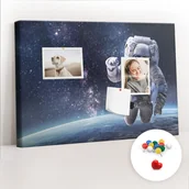 Tablice i flipcharty - Szkolna Tablica korkowa 60x40 cm, Kolorowe Pinezki, wzór Astronauta - miniaturka - grafika 1