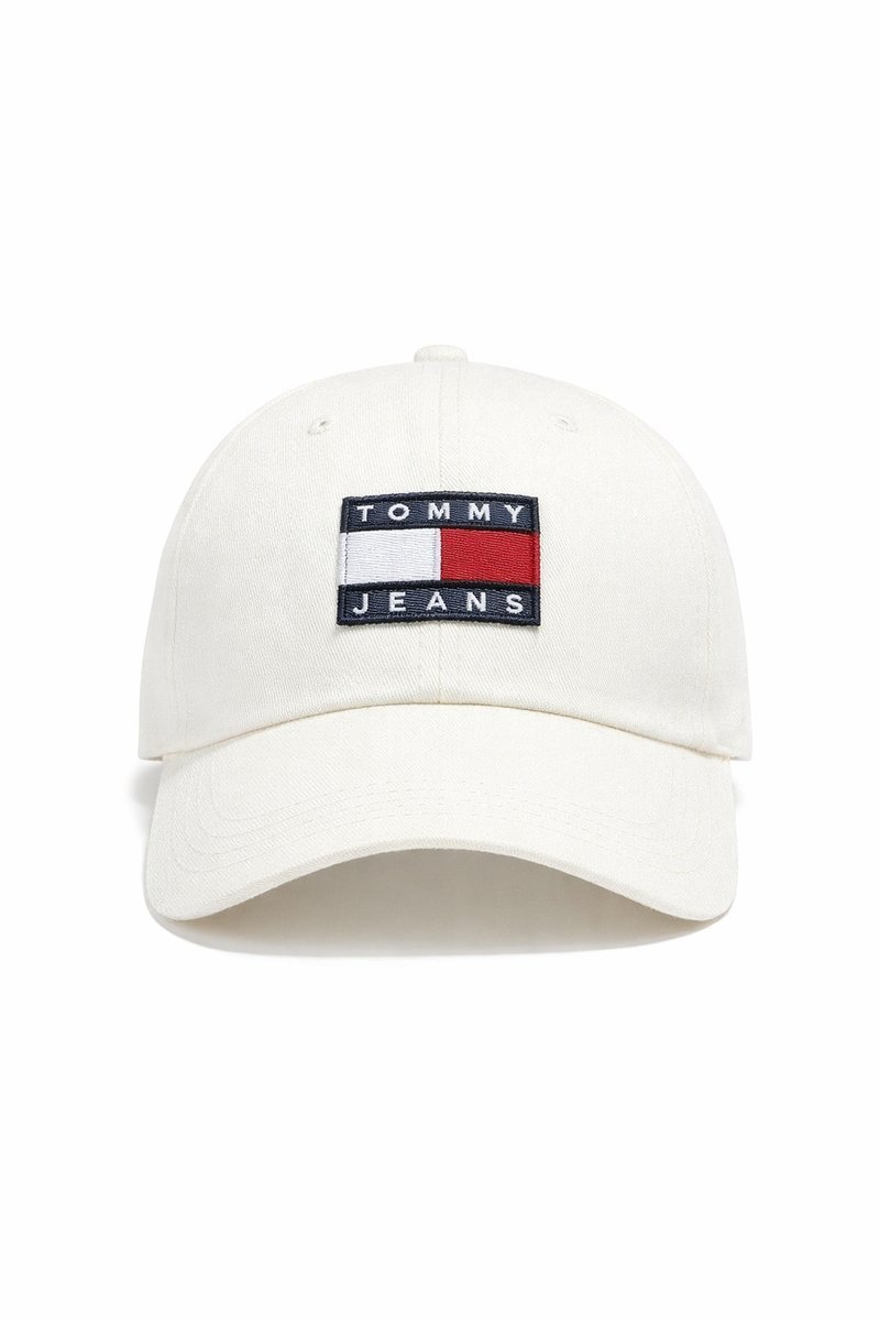 TOMMY JEANS BIAŁA CZAPKA Z DASZKIEM Z BAWEŁNY Z NASZYWKĄ 1I1B