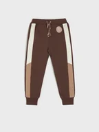 Spodnie i spodenki dla chłopców - Sinsay - Spodnie dresowe jogger - brązowy - miniaturka - grafika 1