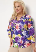 Bluzki damskie - Fioletowa Bluzka z Wiskozy w Kolorowe Kwiaty z Zapinanym Dekoltem Nexia - miniaturka - grafika 1