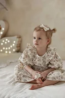 Domki dla lalek - Sukienka dla dziewczynki, falbanka przy szyi cynamonowa łączka r. 116cm - miniaturka - grafika 1