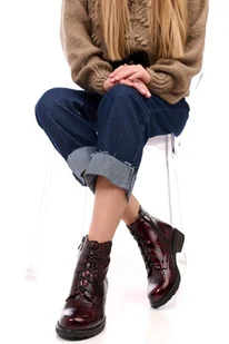 Botki skórzane kolor bordowy mieniący (6398) - Botki damskie Botki skórzane kolor bordowy mieniący (6398) - Botki damskie - miniaturka - grafika 1