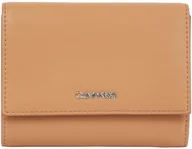 Portfele - Calvin Klein Damski portfel CK Must MD Trifold W/Zip K60K612450, brązowy (lew), jeden rozmiar, Brązowy (lew), Rozmiar Uniwersalny - miniaturka - grafika 1