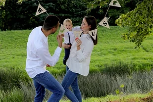 Rodzinna sesja zdjęciowa - Czasopisma - miniaturka - grafika 1