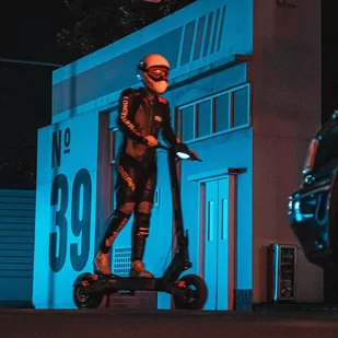 Terenowa Hulajnoga Elektryczna KuKirin G4, Silnik 2000W, Bateria 20Ah, Zasięg Maksymalny 75km, Maks. Prędkość 70km/h - Hulajnogi elektryczne - miniaturka - grafika 10