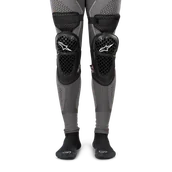 Akcesoria motocyklowe - Ochraniacze Kolan Alpinestars Bionic Plus Czarne S/M - miniaturka - grafika 1