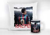 Gadżety dla niej i dla niego - ZESTAW KUBEK + PODUSZKA ROBERT LEWANDOWSKI + IMIĘ - miniaturka - grafika 1