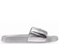 Klapki i japonki damskie - Klapki damskie Champion S11562EM007 QUEENS SLIDE Srebrne - miniaturka - grafika 1