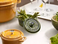 Garnki - Staub GIFT GIVING GARNEK OKRĄGŁY DO SERWOWANIA 200 ML ZIELONY CERAMIKA 40510-787-0 - miniaturka - grafika 1