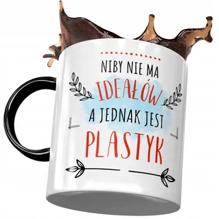 Kubek Czarny Dla Plastyka Niby nie ma Ideałów z Nadrukiem ze Zdjęciem + Opakowanie na prezent (wzór 04) - Kubki - miniaturka - grafika 1