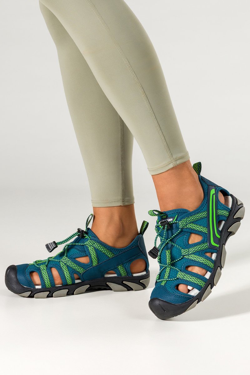 Turkusowe sandały trekkingowe damskie na elastycznej bieżnikowanej podeszwie z regulowaną elastyczną sznurówką zakryta pięta zielone wstawki Casu 23..