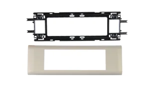 Legrand Uchwyt zatrzaskowy 6M Pokrywa biała 65mm 010956 - Inne akcesoria elektryczne - miniaturka - grafika 3