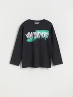 Koszulki dla chłopców - Reserved - Longsleeve z nadrukiem - ciemnoszary - miniaturka - grafika 1