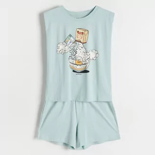 Piżamy damskie - Reserved - Dwuczęściowa piżama z nadrukiem Gudetama - Zielony - grafika 1