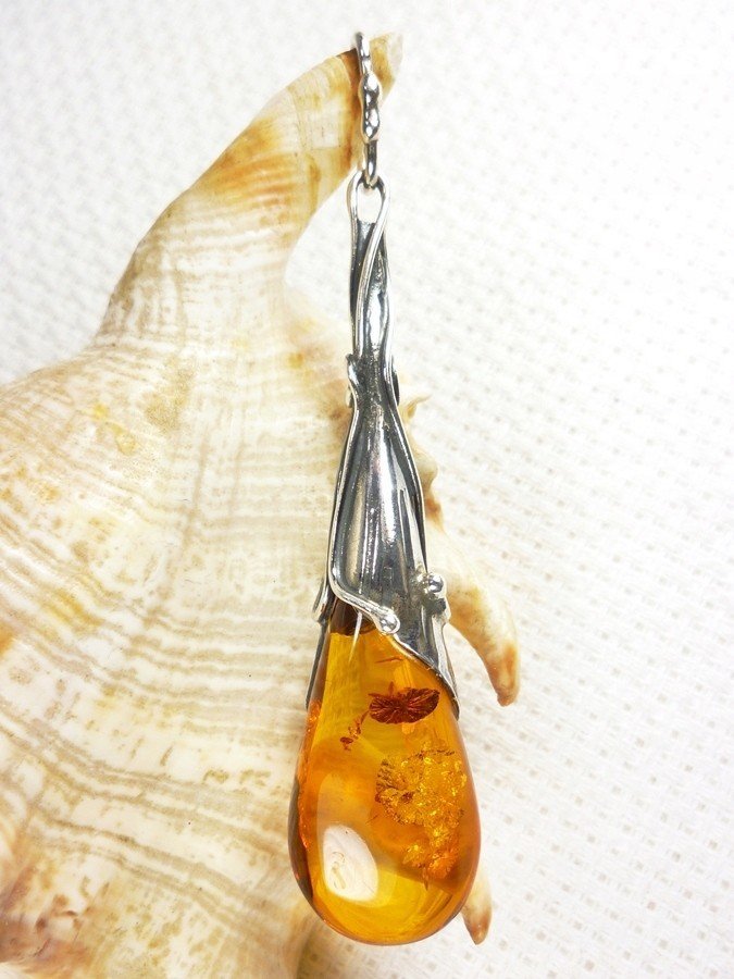 Wisiorek srebrny z bursztynem, handmade 610-112