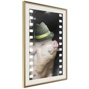 Plakaty - Plakat - Przebrana świnka (rozmiar 40x60, wykończenie Rama złota z passe-partout) - miniaturka - grafika 1