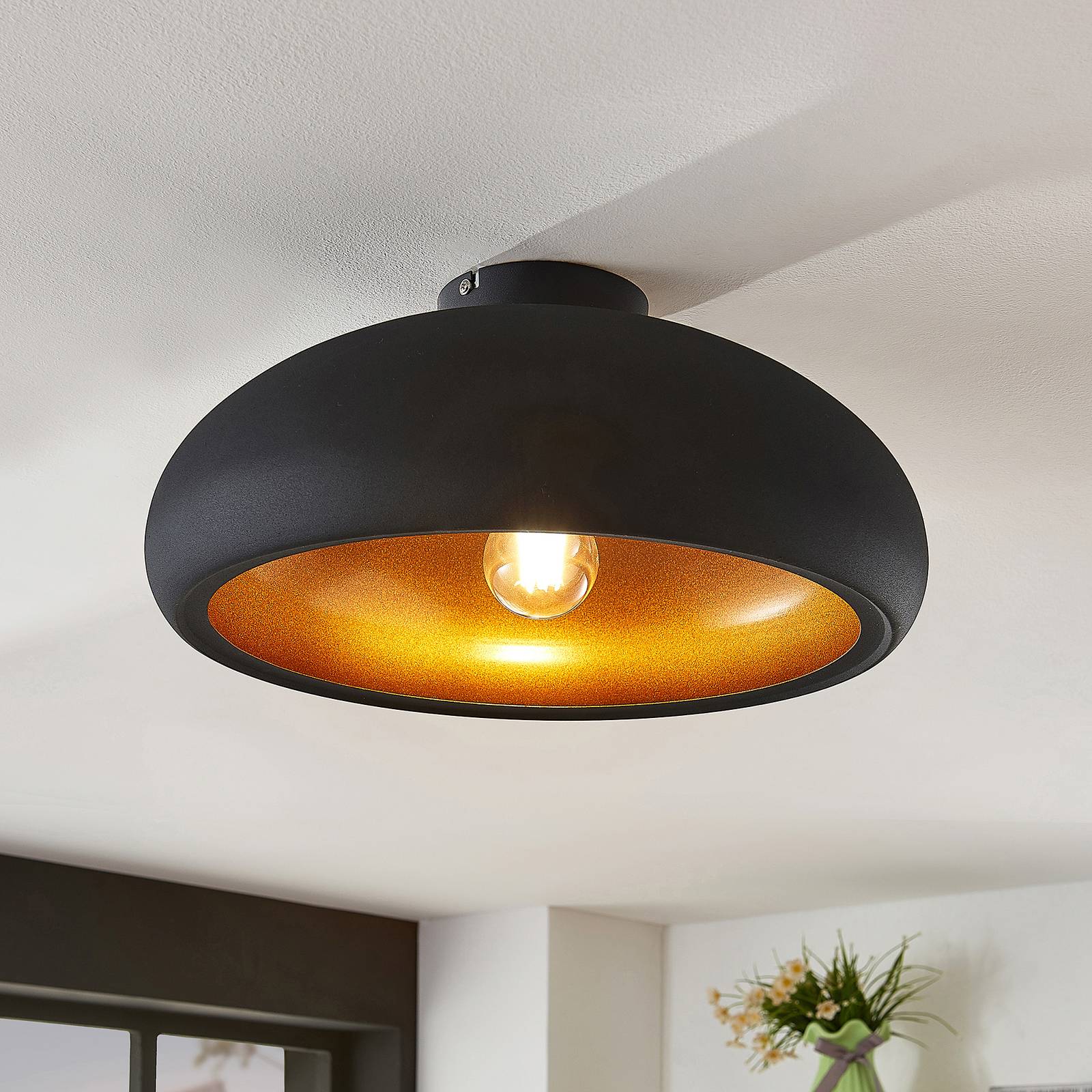 Lindby Moderne plafondlamp zwart met goud - Gerwina