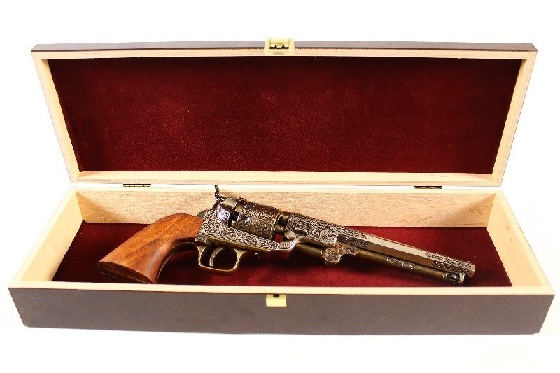 REPLIKA REWOLWER KAWALERII USA, S.Colt W PUDEŁKU DENIX MODEL 1040L+P01