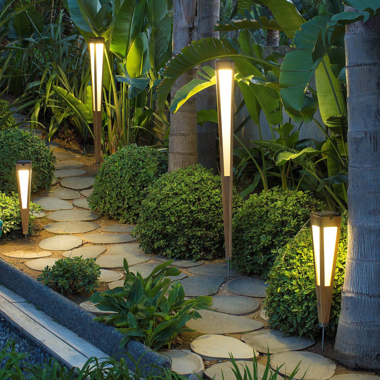 LES JARDINS Pochodnia solarna LED Tecka, czujnik 52cm, teak