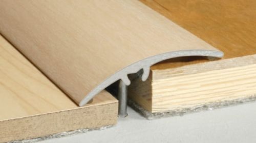 A65 Listwa dylatacyjna okleinowana szybkiego montażu z uszczelką silikonową 0,93m