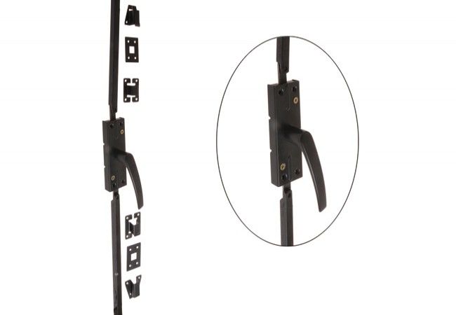 Zasuwa garażowa z klamką 2,50 m czarna