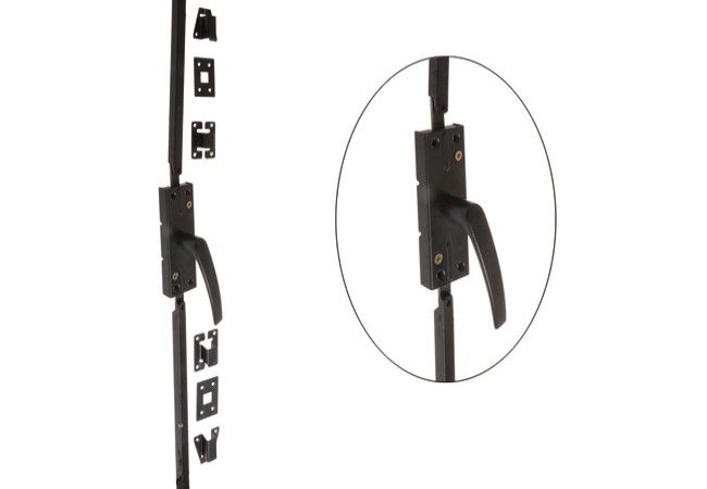 Zasuwa garażowa z klamką 2,70 m czarna