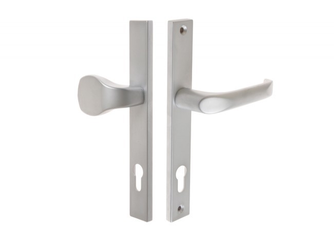 Pochwyt-klamka drzwiowa FAM 15446 92/240/32 chrom matowy prawa (2 śruby)
