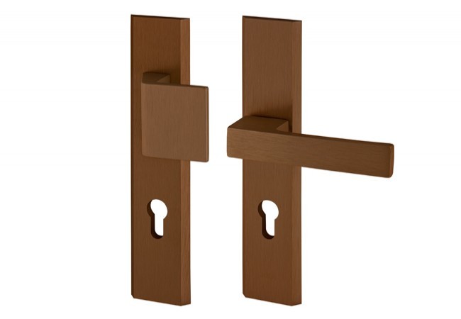 Pochwyt-klamka AXA Haga ++ 92 WB, kolor F4 - stare złoto (grubość drzwi 74-83 mm)