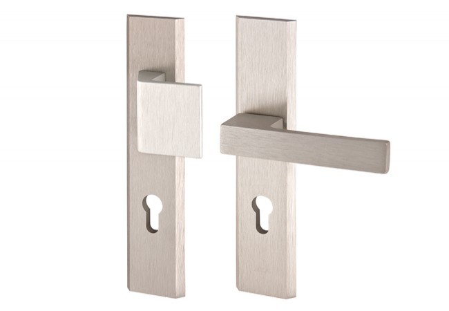 Pochwyt-klamka AXA Haga ++ 92 WB, kolor F6 - stal nierdzewna (grubość drzwi 74-83 mm)