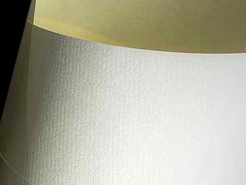 Śmietana, fakturowany - śladowe prążki , 200 g/m3, 72x101cm, Corolla Book Beige. Karton ozdobny, 1 arkusz