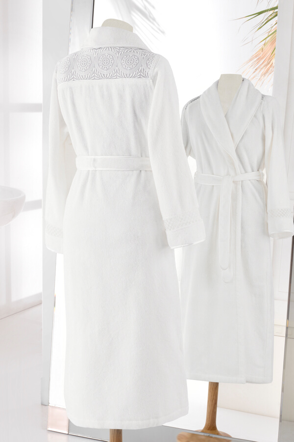 Soft Cotton Damski elegancki szlafrok QUEEN w ozdobnym opakowaniu M Śmietankowy 20582