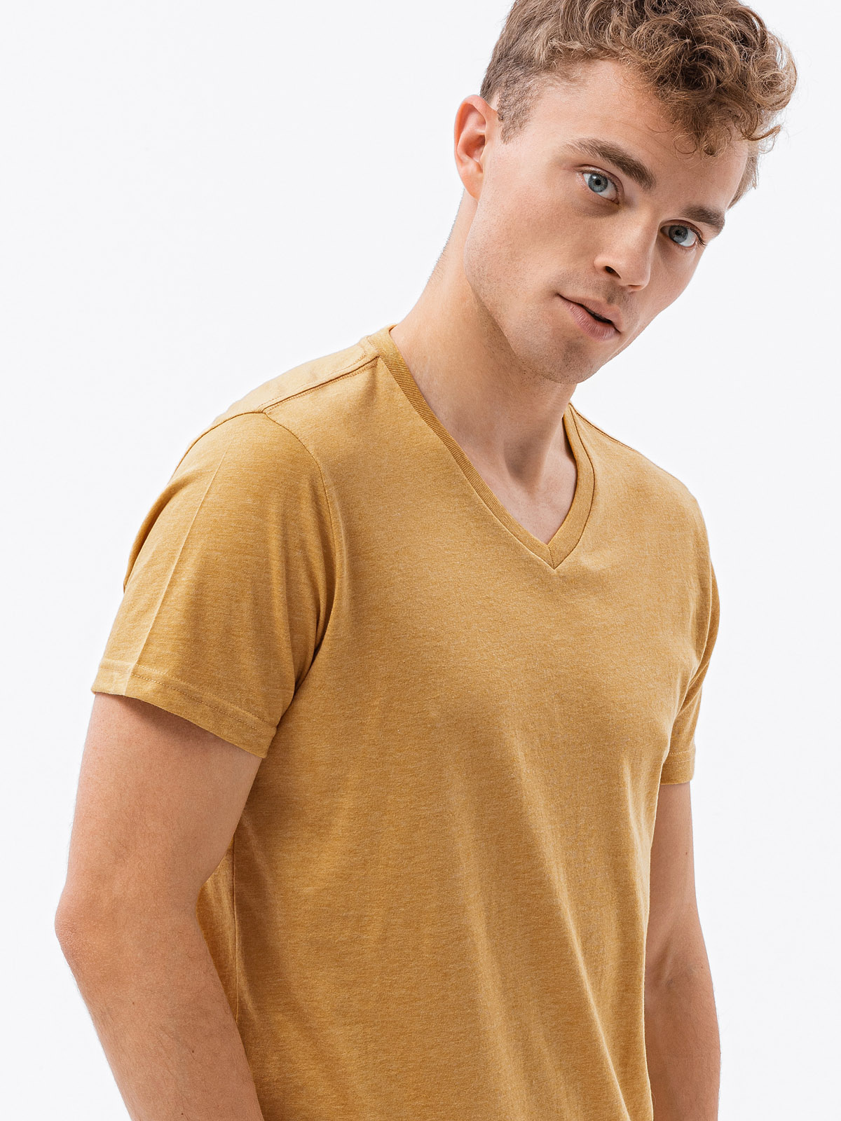 Klasyczna męska koszulka z dekoltem w serek BASIC - musztardowy melanż V19 S1369