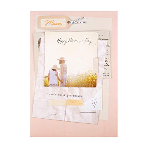 Kartka na Dzień Matki dla mamy od Hallmark - wzór w stylu albumu z scrapbookingiem