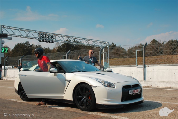 Super prezenty moto Nissan GT-R vs KTM X-Bow Tor Poznań, Tor Śląsk