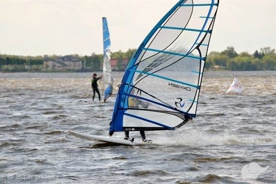 Lsurf Anna Leciejewska Lekcja Windsurfingu nad Zegrzem