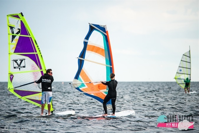 SurfSzkola przy molo w Jastarni Kurs Windsurfingu 