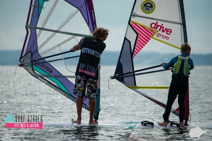 SurfSzkola przy molo w Jastarni Kurs Windsurfingu 