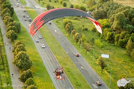 Paraelement Polska Krzysztof Romicki Lot Motoparalotnią w Warszawie Dla Dwojga